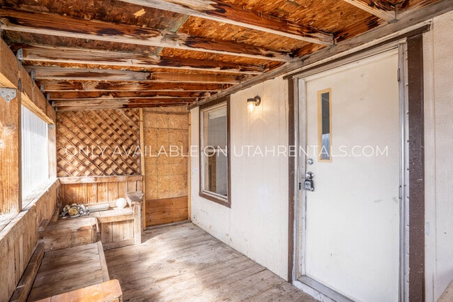 Building Photo - 440 W Main St