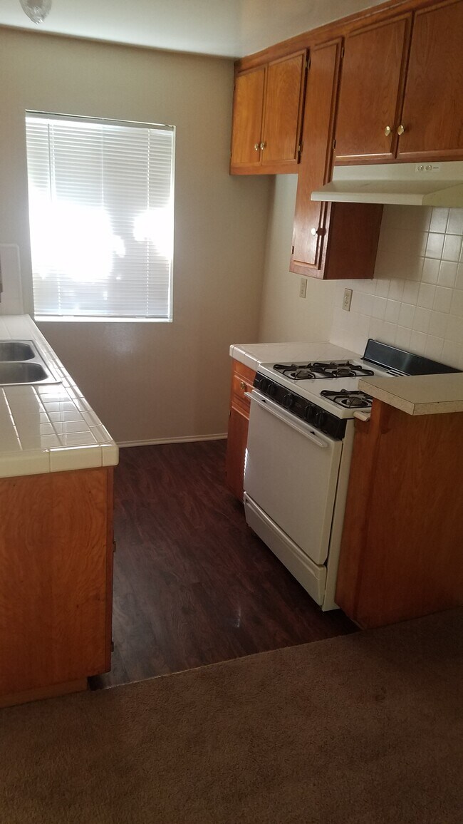 Foto del edificio - 7708 Milton Ave