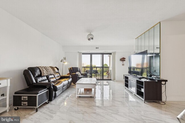 Foto del edificio - 307 Yoakum Pkwy