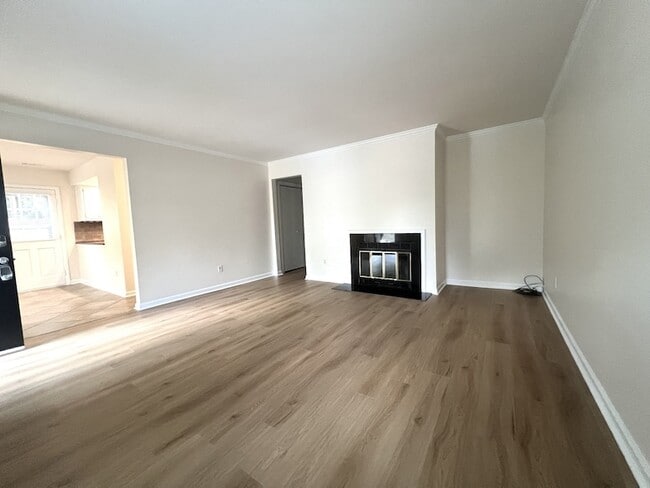 Foto del edificio - 1001 Clifton Ln