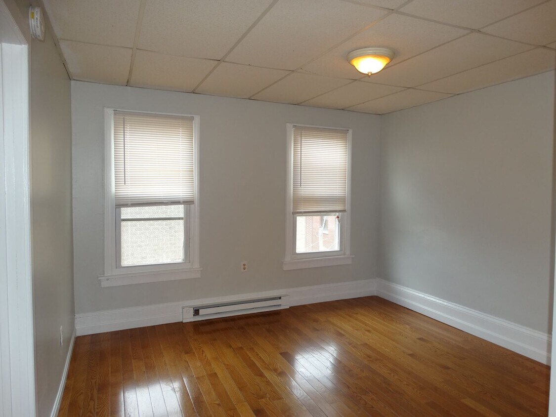 Building Photo - 259 Border St