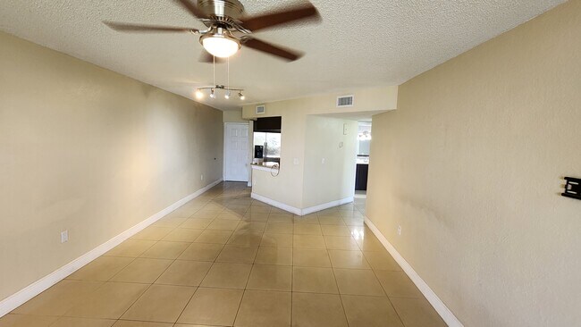 Building Photo - 8205 Lake Dr