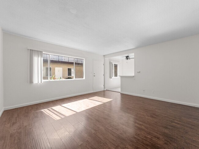 Foto del edificio - 4533 Pickford St