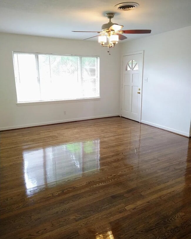 Foto del edificio - 5722 Parwill St