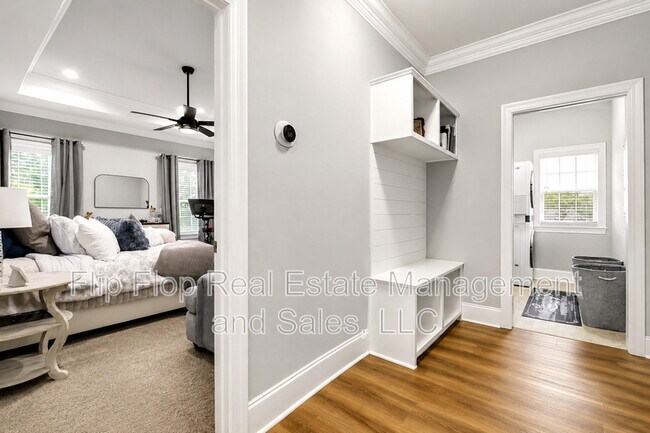 Foto del edificio - 3325 Mariana Oaks Dr