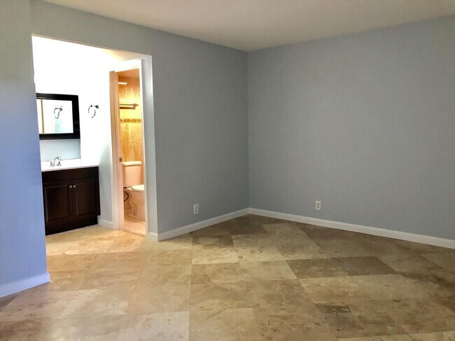 Building Photo - 2800 Fiore Way
