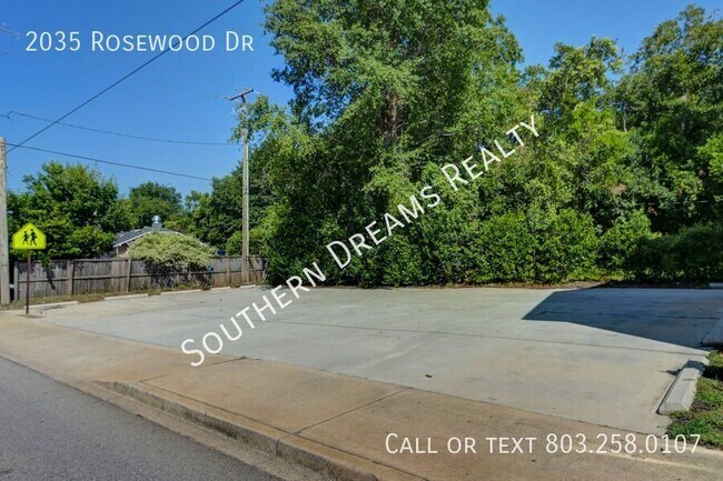 Foto del edificio - 2035 Rosewood Dr