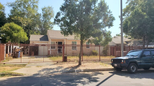 Foto del edificio - 7038 Yarmouth Ave
