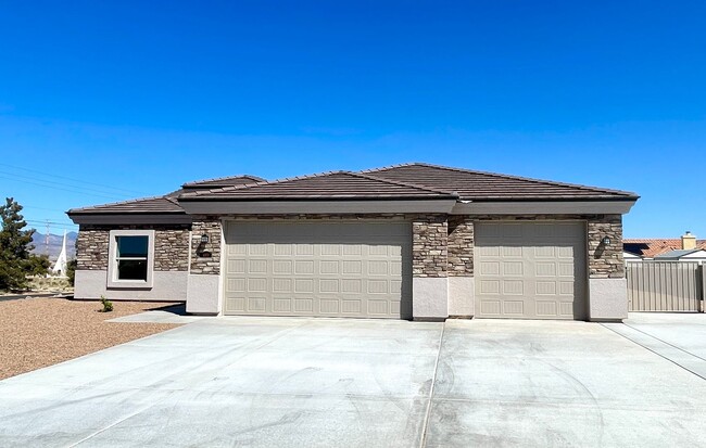 Foto del edificio - Beautiful 2024 Built 3 Bedroom 2 Bath Home...