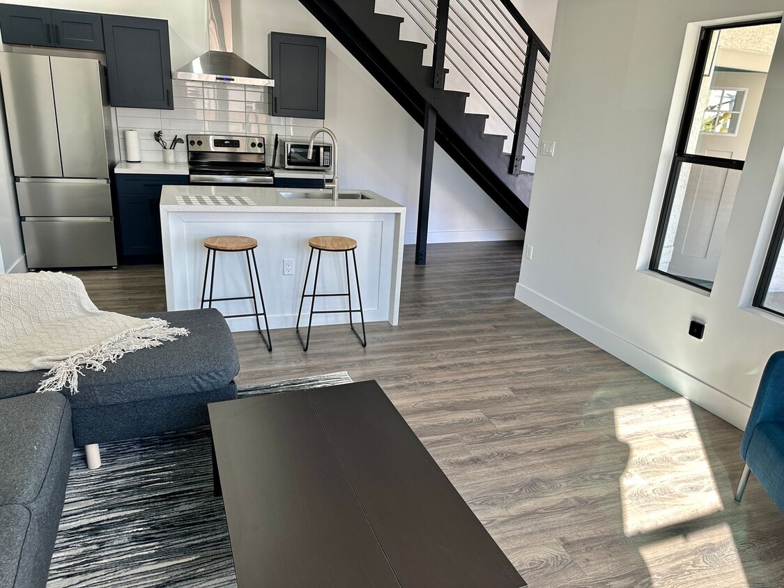 Photo - 326 N 17th Dr LLC