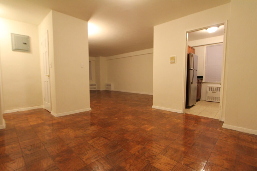 18311 Hillside Avenue Unit 1N, Queens, NY 11432 Room for Rent in