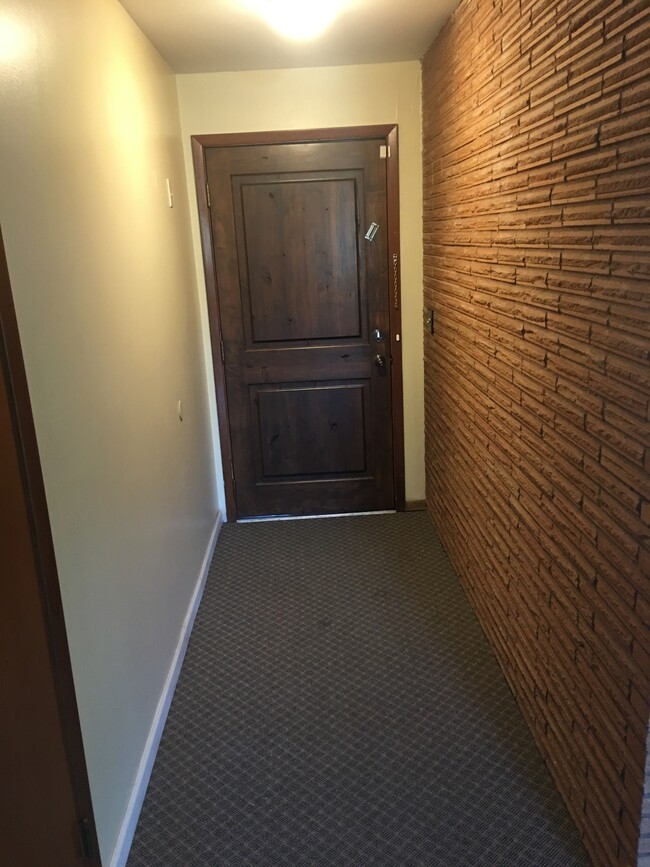 Foto del edificio - 6908 E Mansfield Ave
