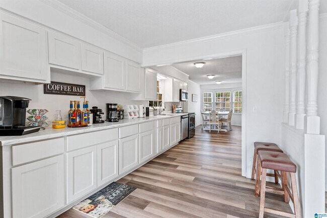 Foto del edificio - 604 Kirkwood Dr