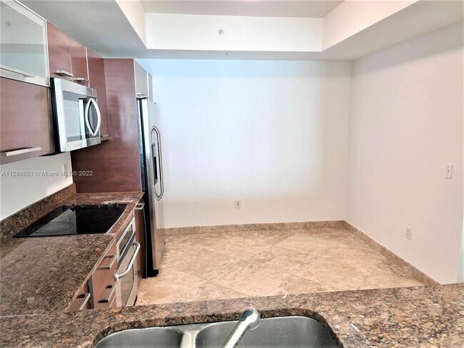 Foto del edificio - 3330 NE 190th St  1912 Aventura Fl 33180