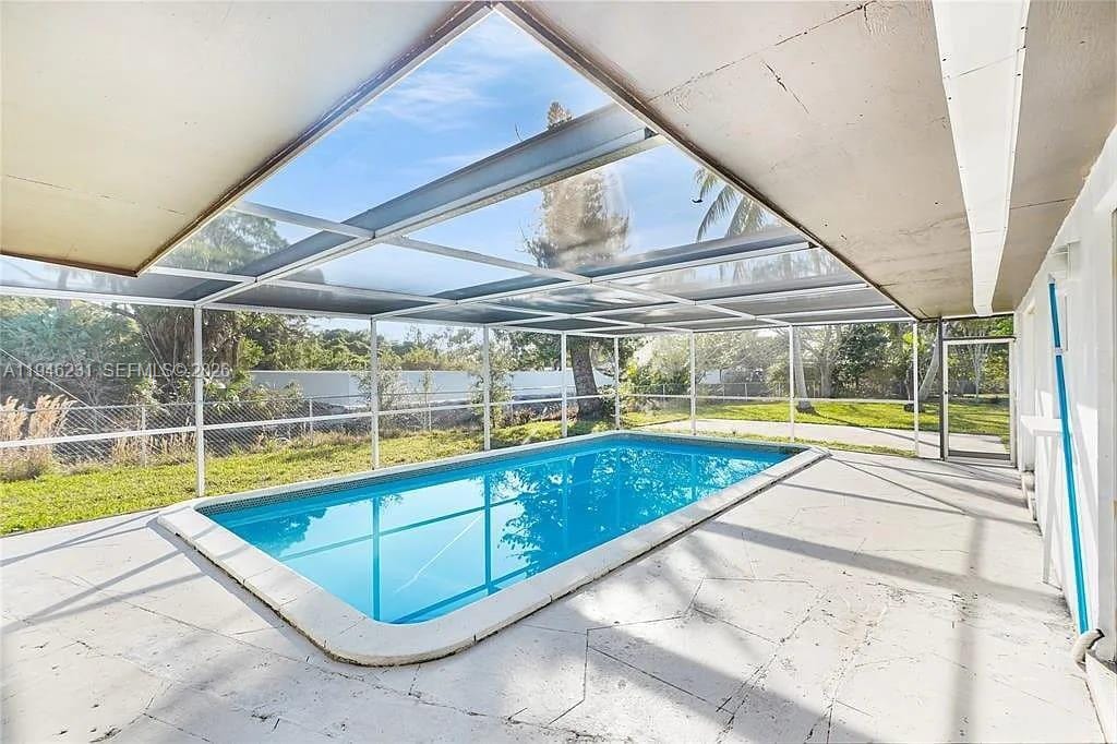 Foto del edificio - 1730 NW 170th Terrace