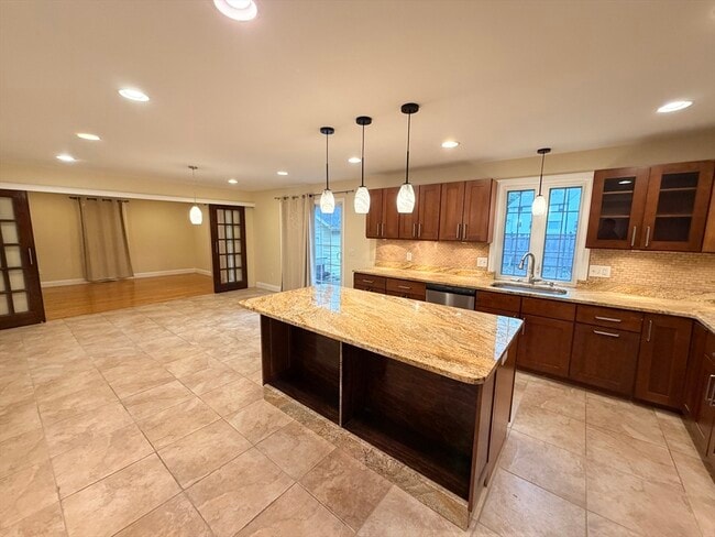 Foto del edificio - 112 E Quinobequin Rd