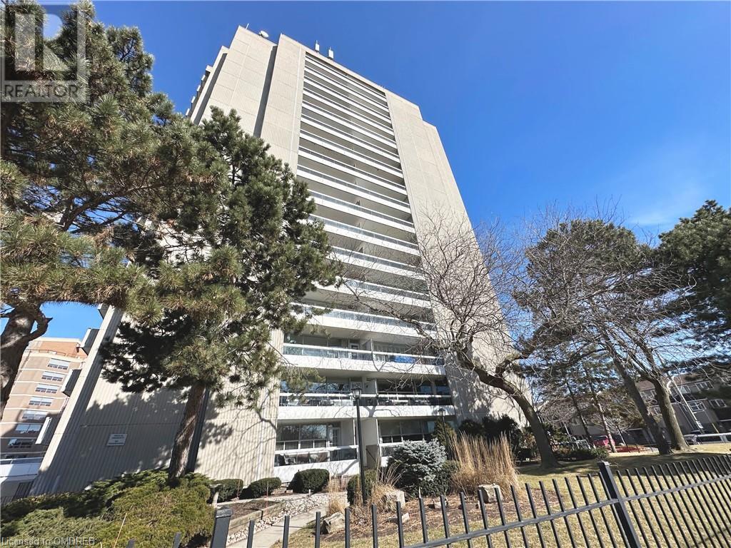 2263 Marine Dr, Oakville, ON L6L 5K1 House for Rent in Oakville, ON