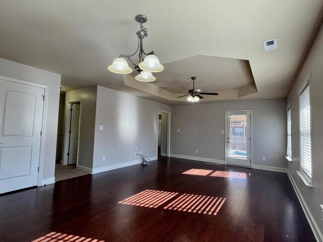 Building Photo - 330 Dovington Dr