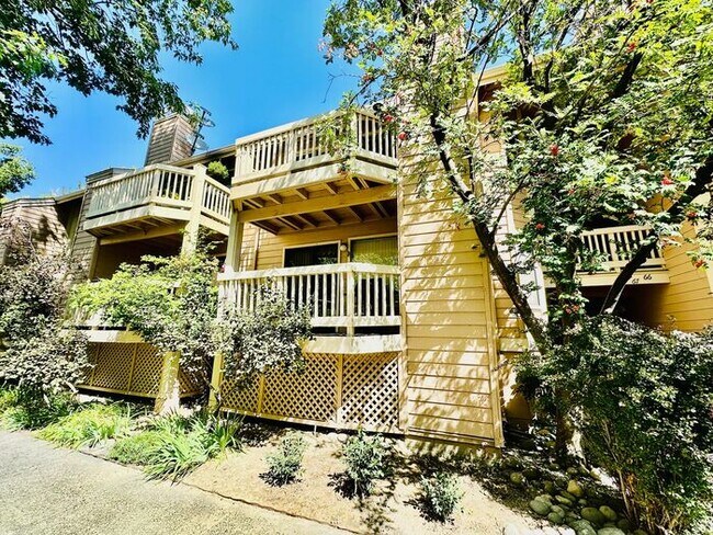 Foto del edificio - 2875 Idlewild Dr