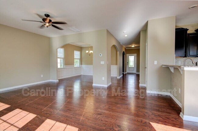 Building Photo - 16125 Hammersmith Farm Dr