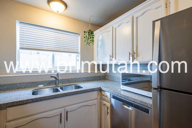 Building Photo - 3514 S 300 E