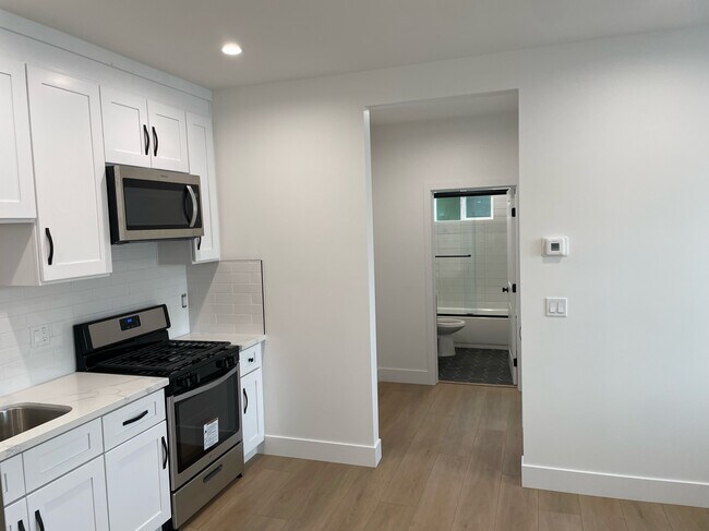 Building Photo - 14535 Dickens St