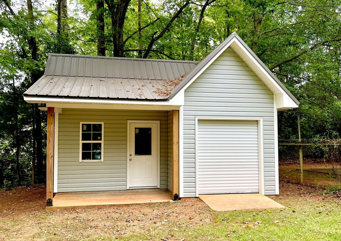 Spacious Home Conveniently Located close t... - Spacious Home Conveniently Located close t...