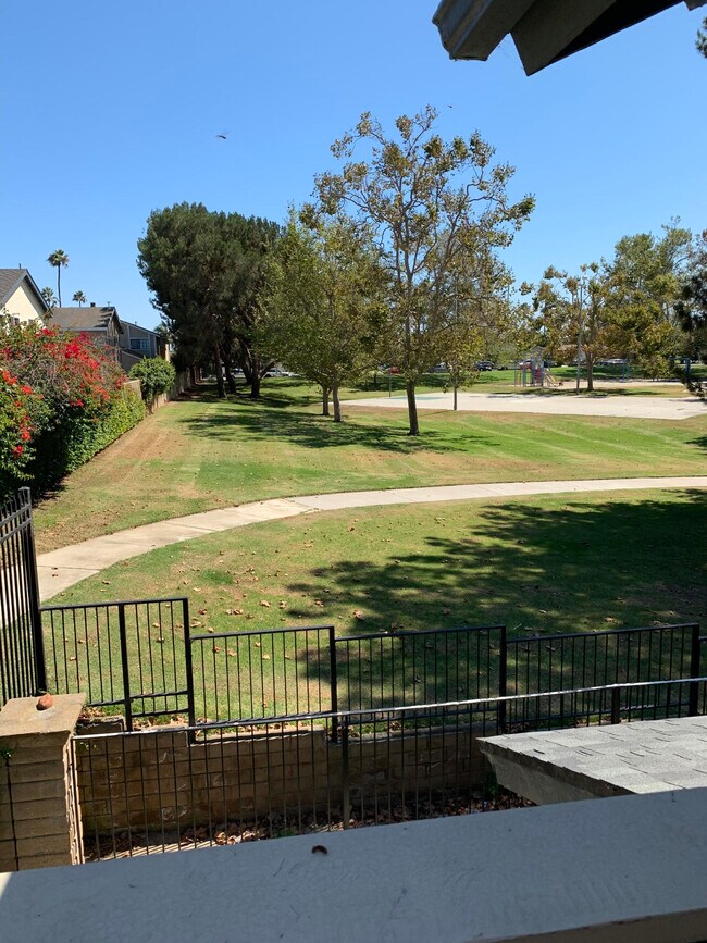 Foto del edificio - 18242 Parkview Ln