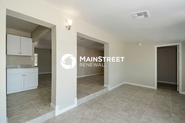 Building Photo - 4 Bedroom Pet-Friendly Home in Tucson, AZ ...