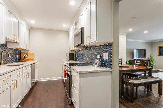 Foto del edificio - 400 Ascot Dr