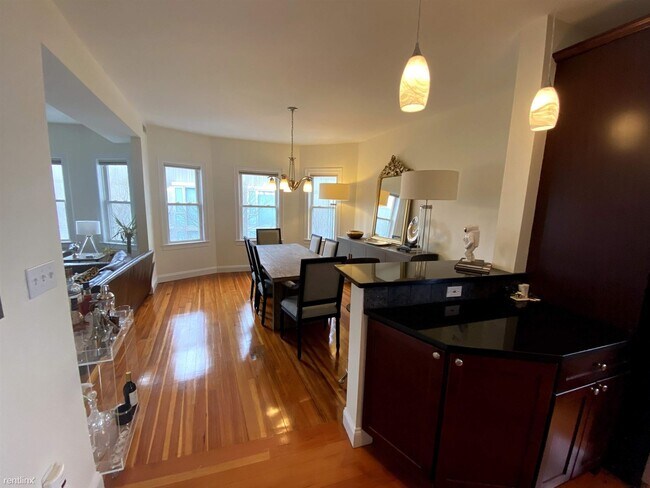 Building Photo - 2 br, 1 bath  - 226 Banks St Apt 5R