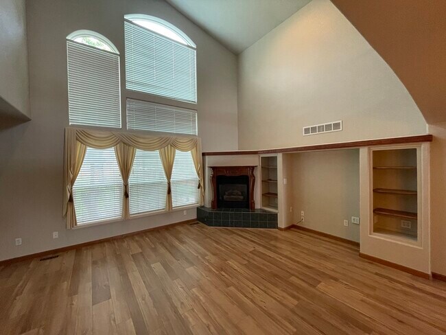 Foto del edificio - 1048 W 127th Pl