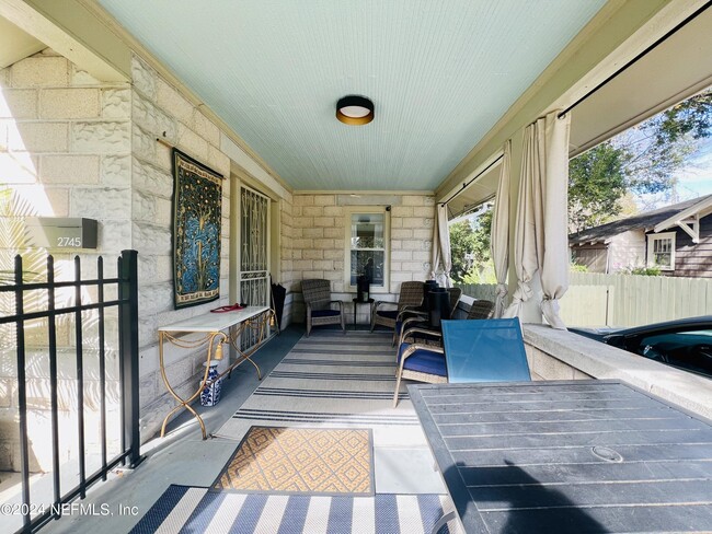 Foto del edificio - 2745 Downing St