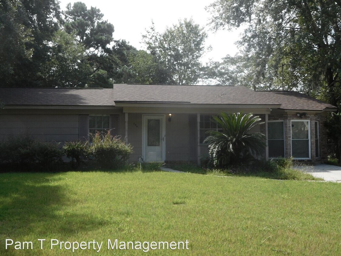 Primary Photo - 3 br, 1.5 bath House - 204 Holiday Circle