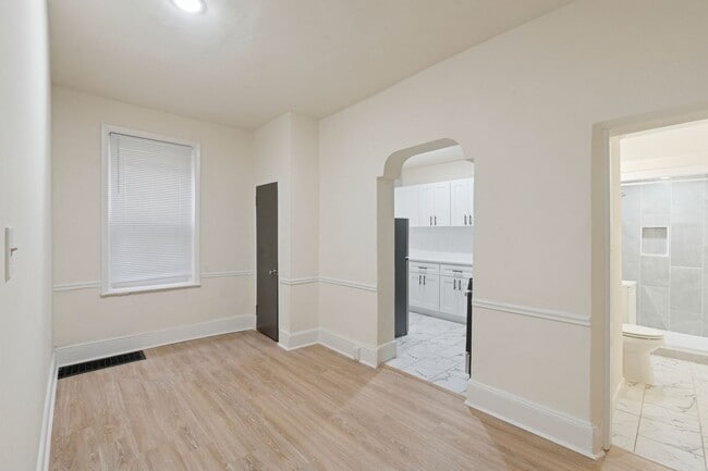 Photo - 5532 N Lawrence St Apartment