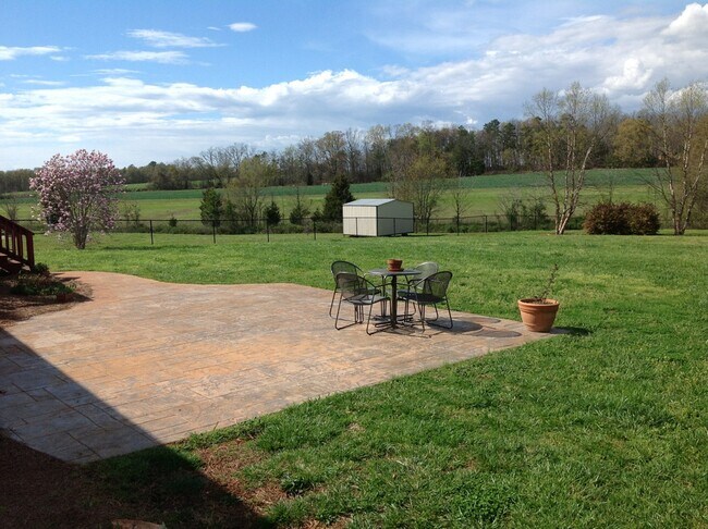 Foto del edificio - 116 McClain Lake Drive