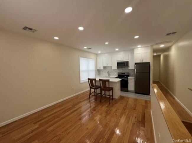Building Photo - 4406 Snyder Ave