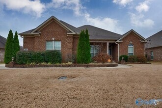 Building Photo - 104 Jenny Dr