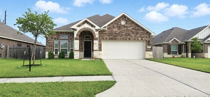 Building Photo - 14143 Medina Dr