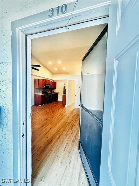 Foto del edificio - 826 Wiggins Pass Rd