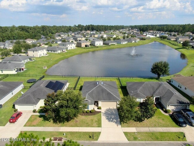 Foto del edificio - 77420 Cobblestone Dr