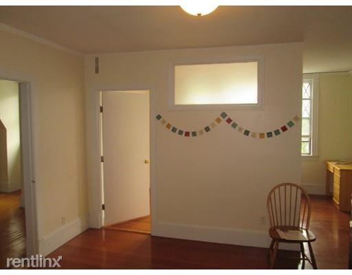 2 br, 1 bath - 384 Arborway - 2 br, 1 bath  - 384 Arborway