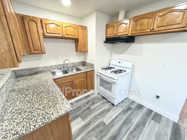 Foto del edificio - 1610 N H St