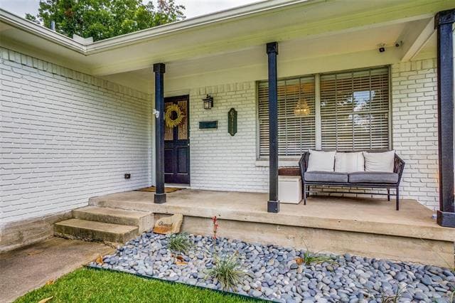 Building Photo - 6711 Kingsbury Dr