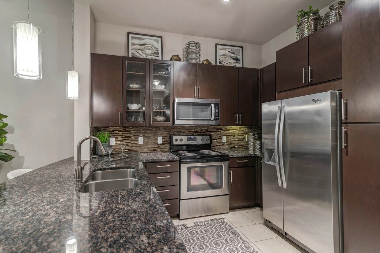 Foto principal - 1 Month Free on a 2/2 in Central Houston!