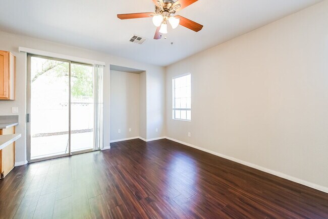 Building Photo - 6417 Pine Willows Ct