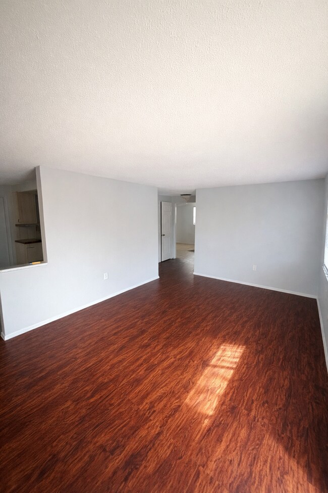 Foto del edificio - ZERO APPLICATION FEE!!! Cozy 3-Bedroom Retreat Just Minutes from Downtown St. Pete