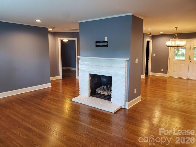 Foto del edificio - 4419 Castleton Rd