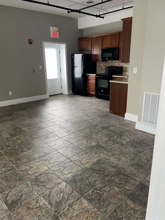 82 Railroad St Unit 6, Abington, MA 02351 Room for Rent in Abington