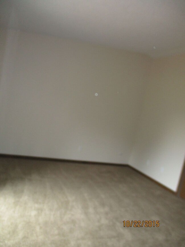 Building Photo - 2700 Dundee Ct